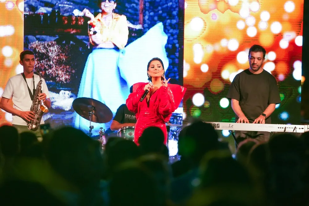 Əməkdar artist pandemiyadan sonra ilk dəfə xalq konsertində çıxış etdi - FOTOLAR