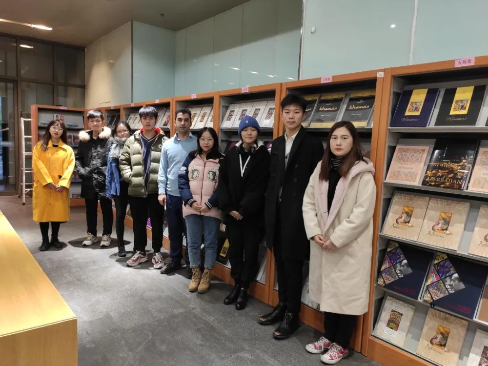 Çində ilk azərbaycanşünaslar ali təhsillərini başa vurdu - -FOTO