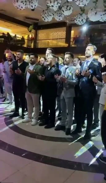 Dostları bəyə başdaşı hədiyyə etdilər - FOTO
