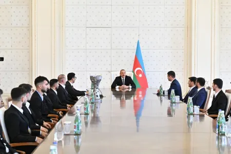 İlham Əliyev Avropa çempionatının qalibi olan milli komandamızın üzvlərini qəbul etdi - YENİLƏNİB