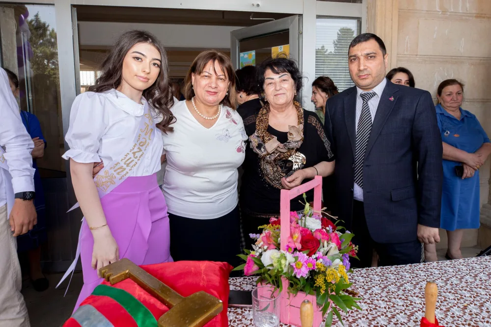 Əlvida, məktəb! - Bu məzunlar üçün də - "Son Zəng" çalındı