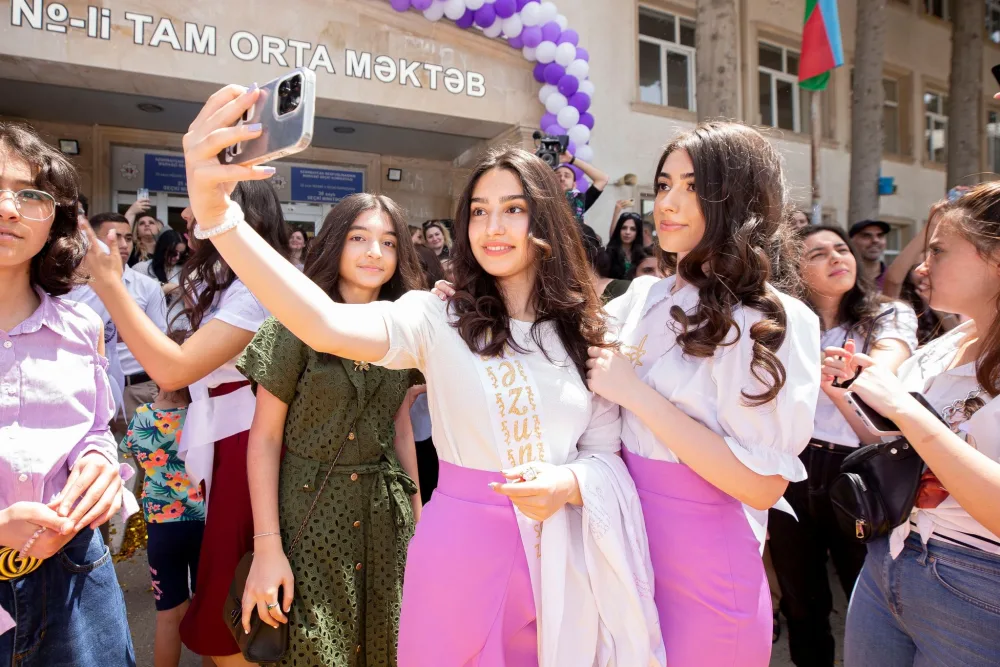 Əlvida, məktəb! - Bu məzunlar üçün də - "Son Zəng" çalındı