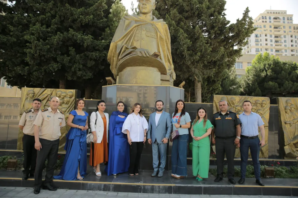 Qurtuluş Günü hərbçilərlə qeyd olundu - Ruhi Əliyeva təltif edildi - FOTO