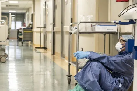 Dünyada koronavirusdan ölənlərin sayı 6 milyon nəfəri ötdü