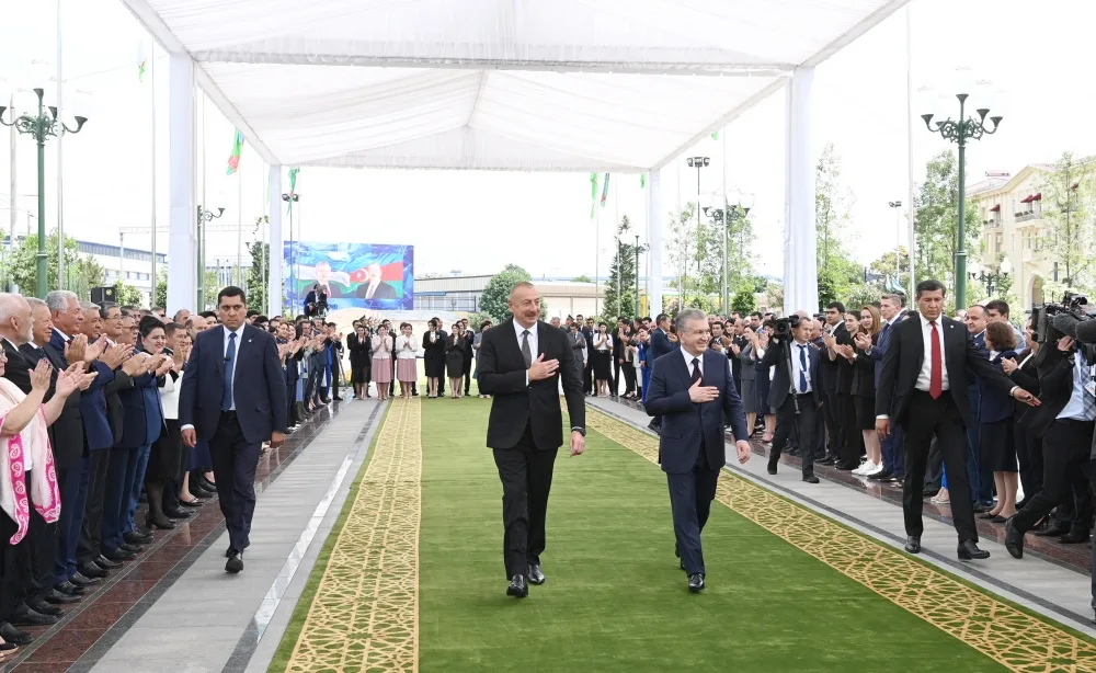 Prezidentlər Daşkənddə Heydər Əliyev Meydanının açılışını etdilər - YENİLƏNİB - FOTO