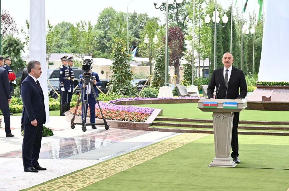 Prezidentlər Daşkənddə Heydər Əliyev Meydanının açılışını etdilər - YENİLƏNİB - FOTO