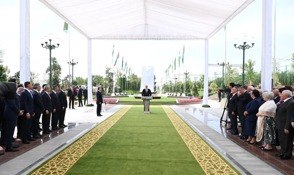 Prezidentlər Daşkənddə Heydər Əliyev Meydanının açılışını etdilər - YENİLƏNİB - FOTO