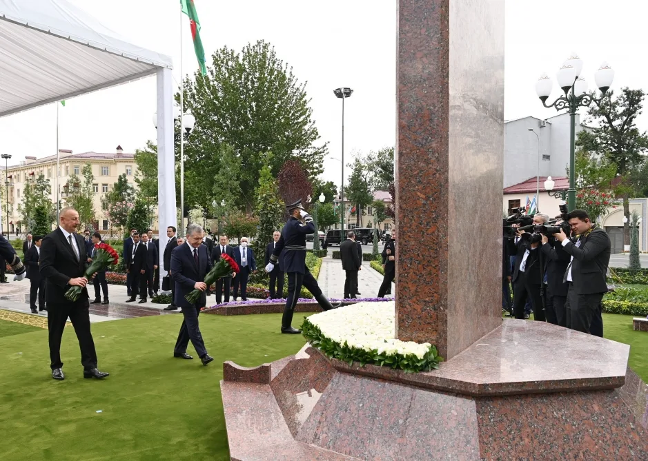 Prezidentlər Daşkənddə Heydər Əliyev Meydanının açılışını etdilər - YENİLƏNİB - FOTO