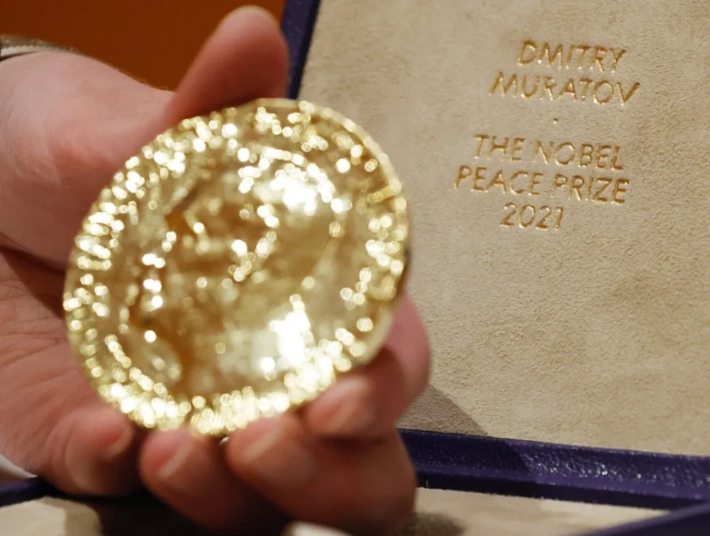 Rus jurnalist Nobel Sülh Mükafatını satır - -FOTO