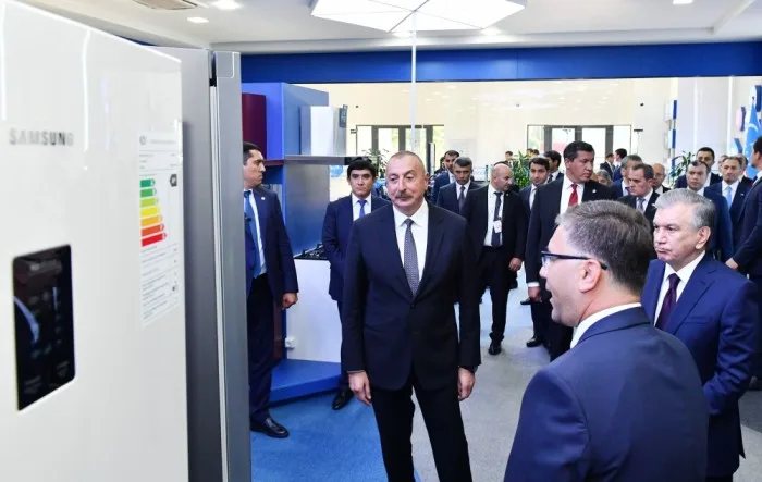 İlham Əliyev Daşkənddə “TEXNOPARK”ın fəaliyyəti ilə tanış oldu - YENİLƏNİB - FOTOLAR