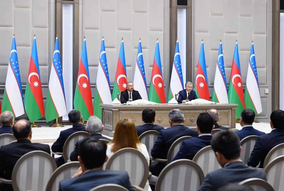 Azərbaycan və Özbəkistan prezidentləri mətbuata bəyanatlarla çıxış ediblər
