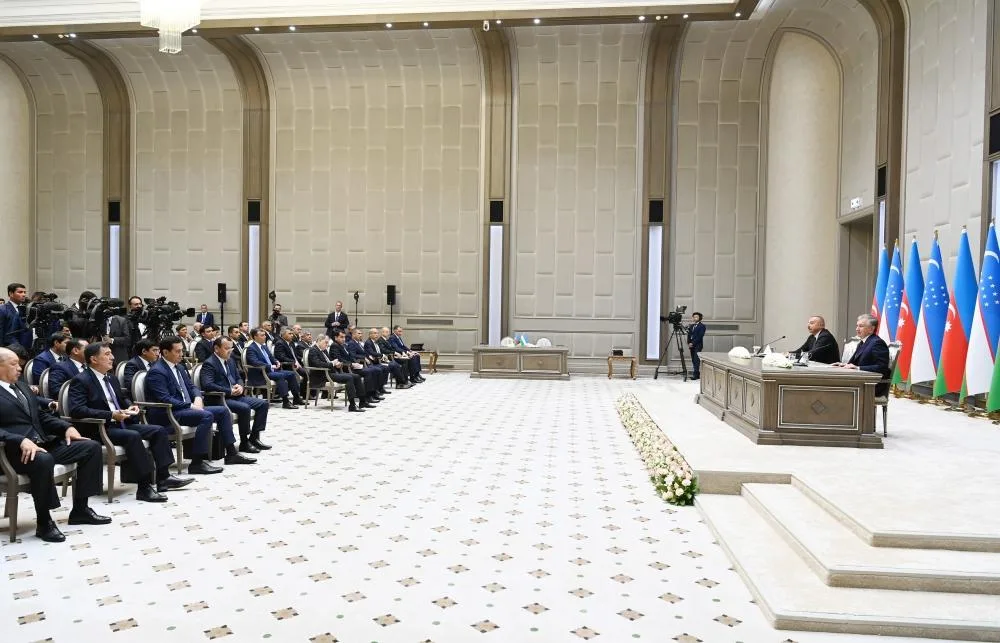 Azərbaycan və Özbəkistan prezidentləri mətbuata bəyanatlarla çıxış ediblər