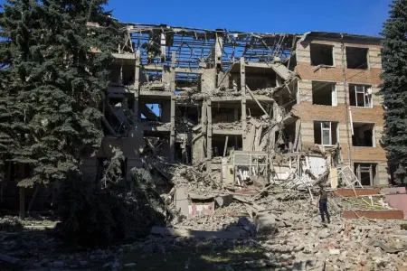 Xarkov bombalandı, onlarla mülki şəxs öldü