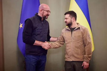 Ukrayna və Moldova Aİ üzvlüyünə namizəd statusu aldı