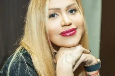 "Kürəkənim deyir ki, kef elə, nə istəyirsən geyin"