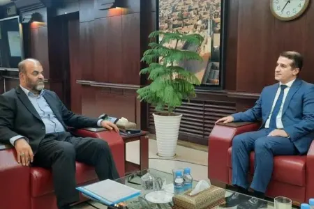 Azərbaycan və İran rəsmiləri birgə tikinti layihələrini müzakirə ediblər