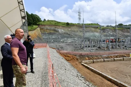 Dövlət başçısı Laçında “Qorçu” elektrik yarımstansiyasında görülən işlərlə tanış oldu