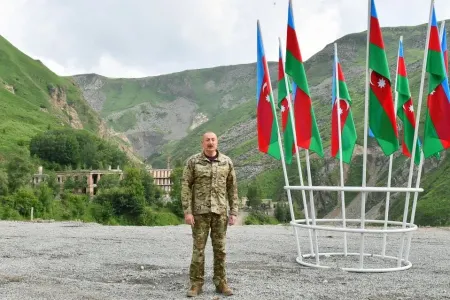 "Kəlbəcər və Laçın rayonlarının bərpası azad edilmiş digər rayonlara nisbətən daha çətindir"
