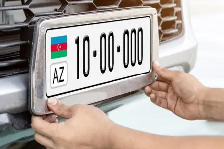 Məşhur meyxanaçıya 70 min AZN-lik avtomobil nömrəsi hədiyyə edildi - -FOTO