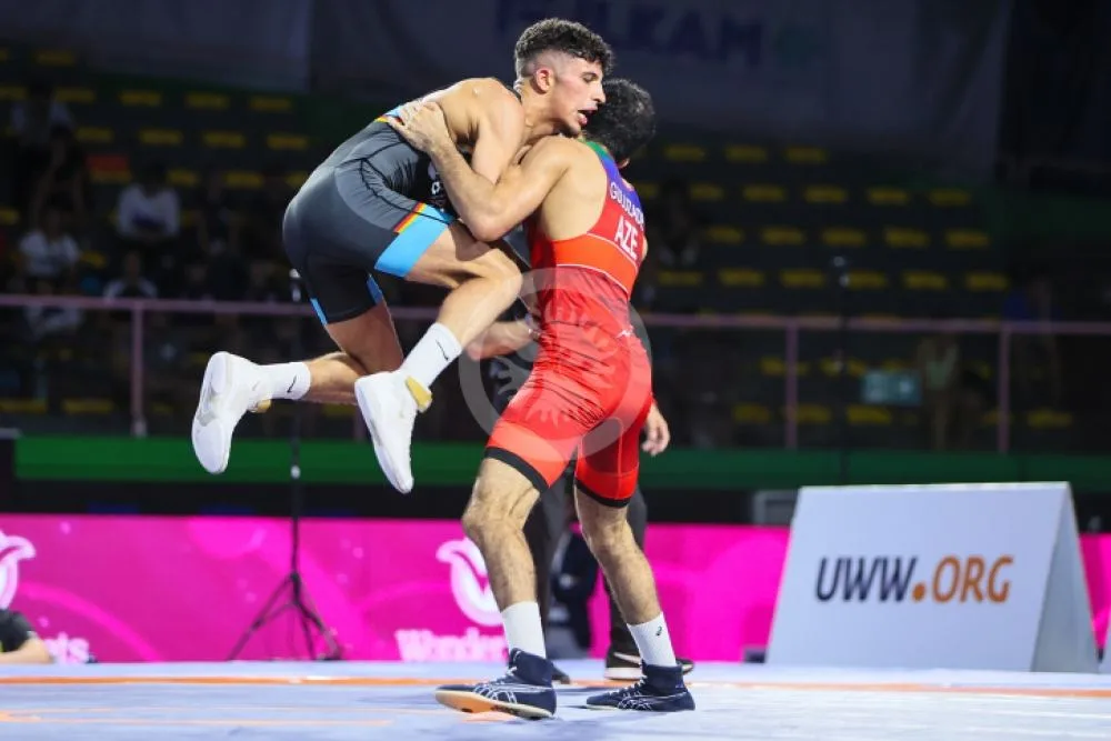 Yunan-Roma güləşi üzrə U-20 millimiz Avropa çempionatına 2 qızıl medalla başlayıb - (FOTO)