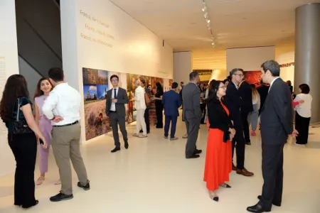 Heydər Əliyev Mərkəzində “Rezanın daxili Odisseyası” adlı fotosərgi açılıb - FOTO