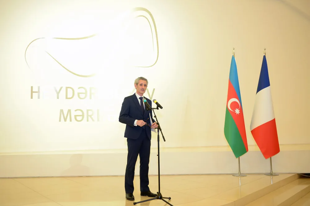 Heydər Əliyev Mərkəzində “Rezanın daxili Odisseyası” adlı fotosərgi açılıb - FOTO