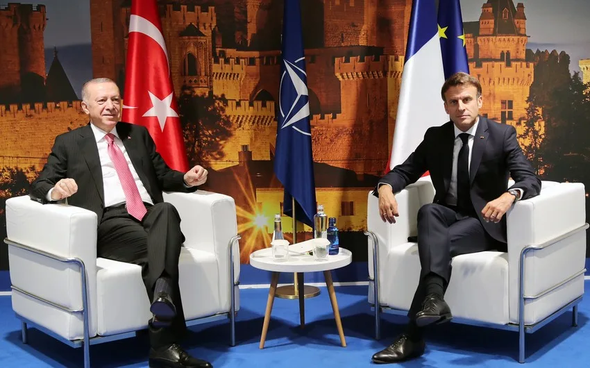 Ərdoğan Makronla görüşdü