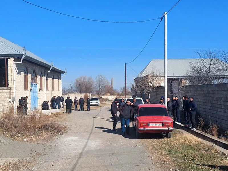 Şəmkirdə dəhşətli qətl: Hamilə arvadını və azyaşlı qızını öldürdü - -FOTO