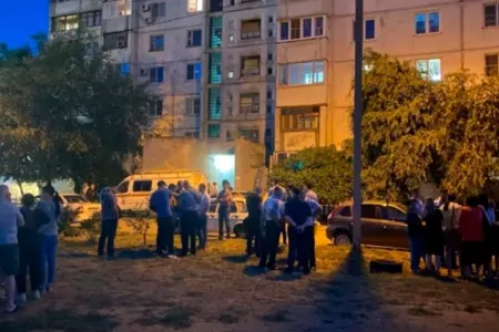 Azərbaycanlı qadın Rusiyada azyaşlı uşaqları ilə İNTİHAR ETDİ - FOTO