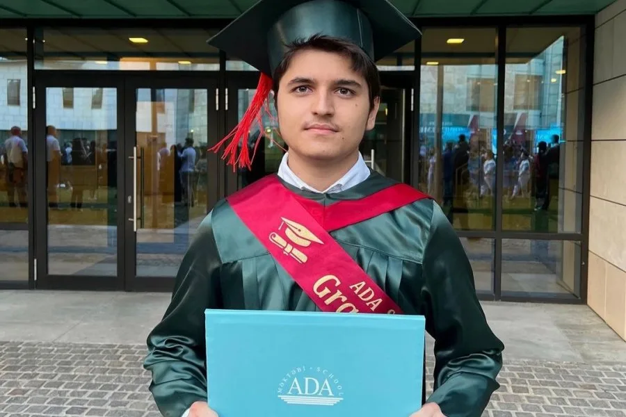 Mələkxanım Əyyubovanın oğlu məzun oldu