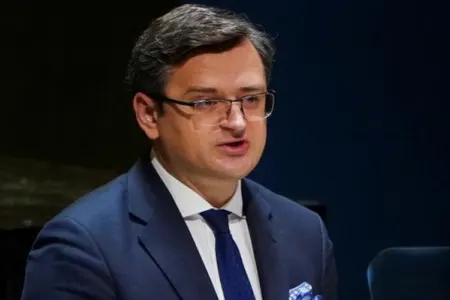 Kuleba iranlı həmkarı ilə Xəzərdən endirilən zərbələri müzakirə etdi