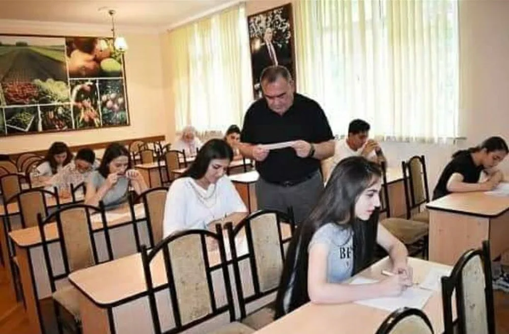 Azərbaycanlı rektordan - MARAQLI TƏŞƏBBÜS -FOTO