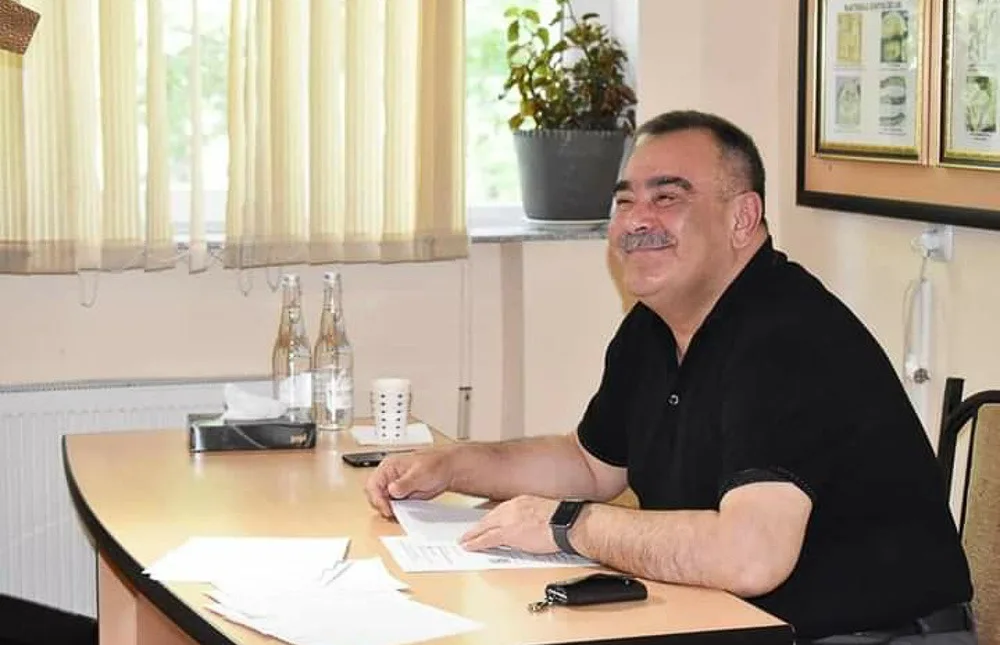 Azərbaycanlı rektordan - MARAQLI TƏŞƏBBÜS -FOTO