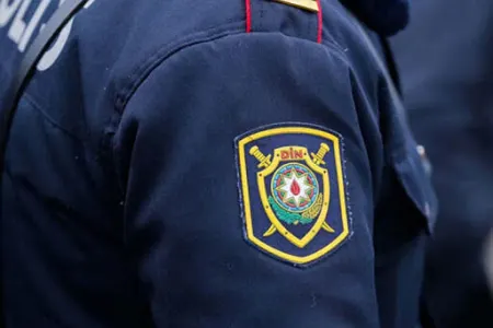 Azərbaycanda polisə xəsarət yetirilməsilə bağlı - ata və oğul SAXLANILDI