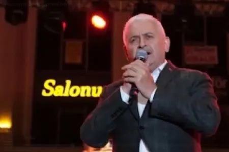 Konsertə gecikdi, yerinə Binəli Yıldırım oxudu - VİDEO