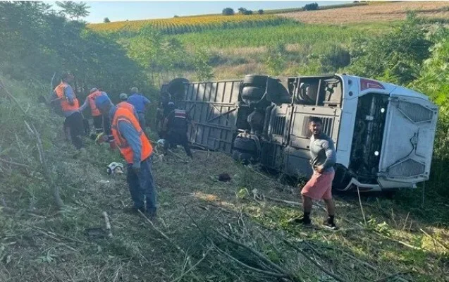 Türkiyədə avtobus qəzası - 6 ölü, 25 yaralı - FOTO