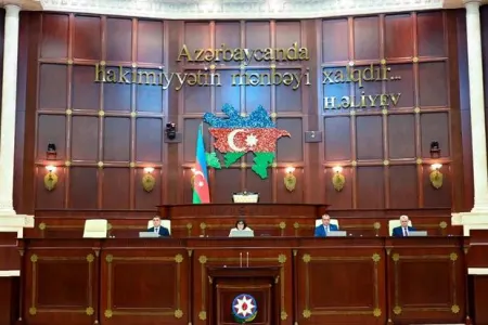 Deputatlar tətilə çıxdılar