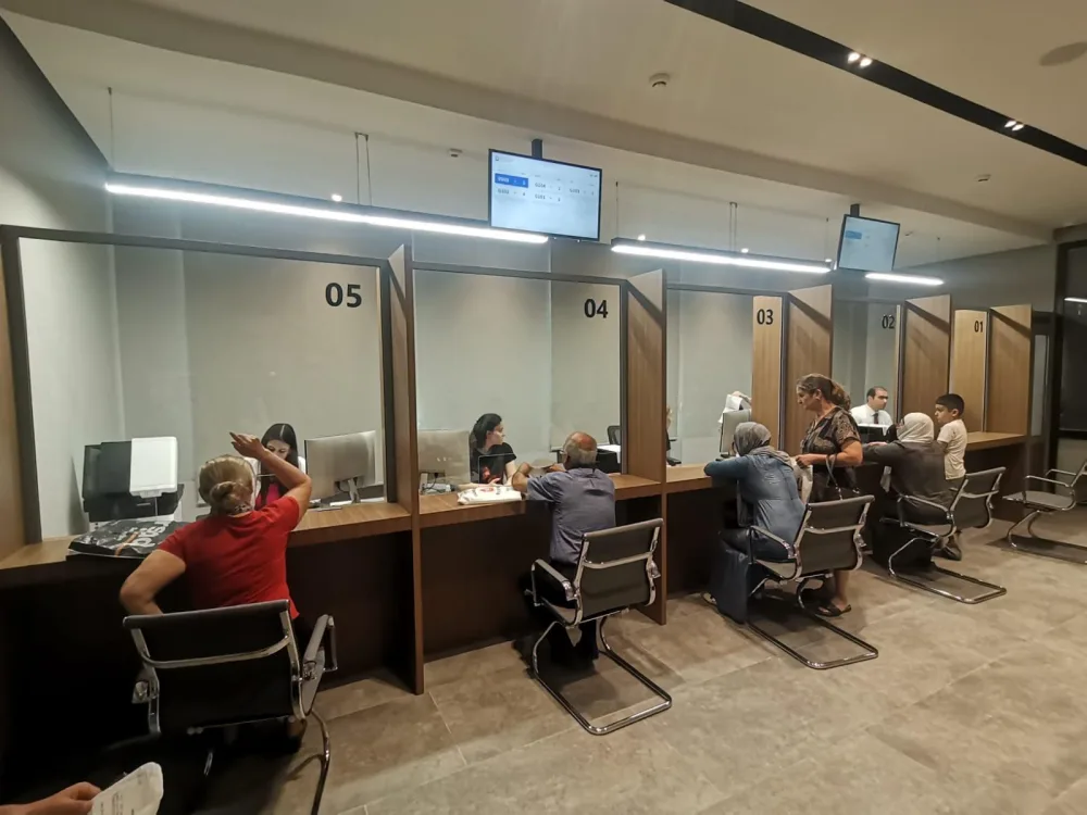 XİN yeni qəbul mərkəzində vətəndaşların qəbuluna başladı