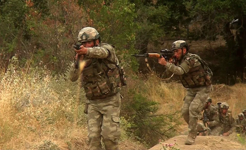 Zakir Həsənov Xocavəndə gedib, komandoların təlimini izlədi