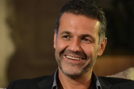 Məşhur yazıçının oğlu cinsiyyətini dəyişdi - -FOTO