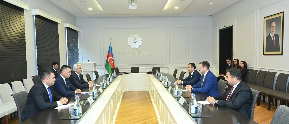 Azad olunmuş ərazilərdə yerləşən təhsil müəssisələri üçün 1 000 kompüter ianə edildi