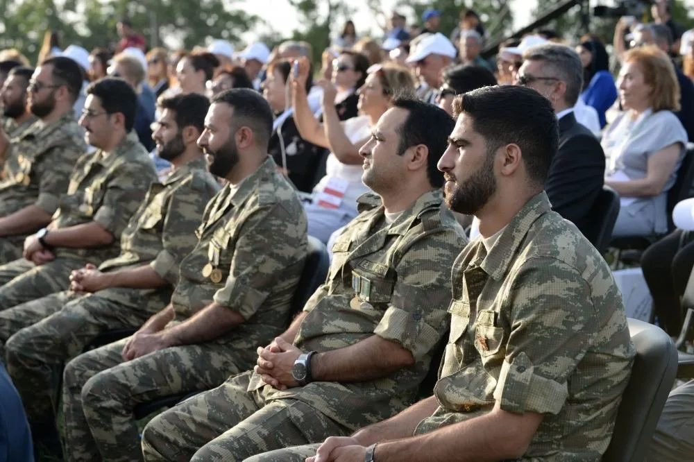 Vaqif Poeziya Günləri çərçivəsində Cıdır düzündə konsert-tamaşa təqdim olunub (FOTO)