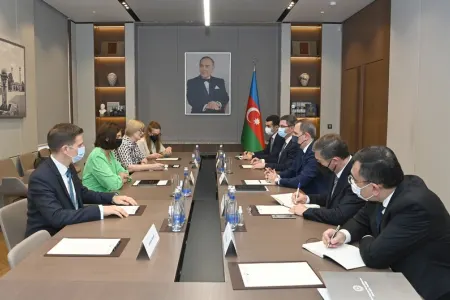 Ceyhun Bayramov Almaniya Bundestaqının vitse-prezidenti ilə görüşdü