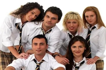 “Arka Sıradakiler” qayıdır