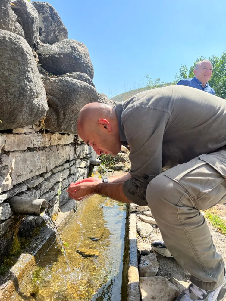 Səxavət Məmmədovun oğlu ilk dəfə atasının məzarını ziyarət etdi - -FOTO