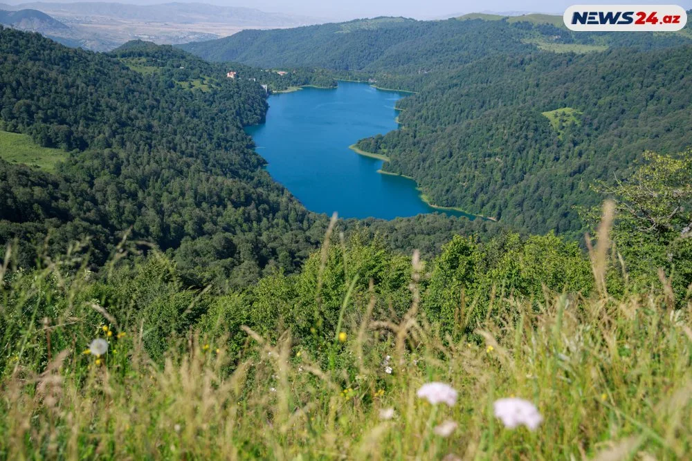 Başımın üstü Kəpəz, ayağımın altı Göygöl- "Azərbaycanın mirvarisi"ndən - FOTOREPORTAJ