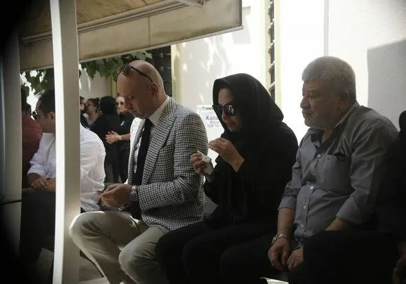 Ebru Gündeşi acı günündə məşhur simalar tək qoymadılar - FOTO/VİDEO