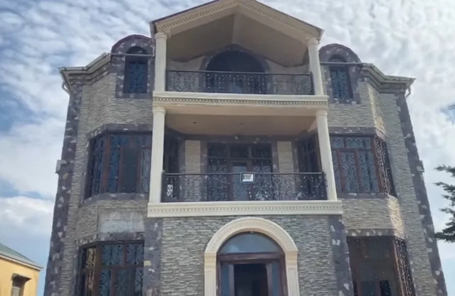 Xatirə İslam villasını satışa çıxardı- - Foto
