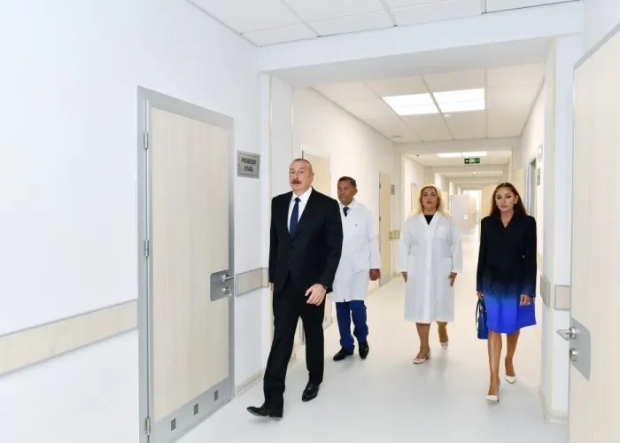 Prezident xanımı ilə Bakıdakı doğum evində yaradılan şəraitlə tanış oldu