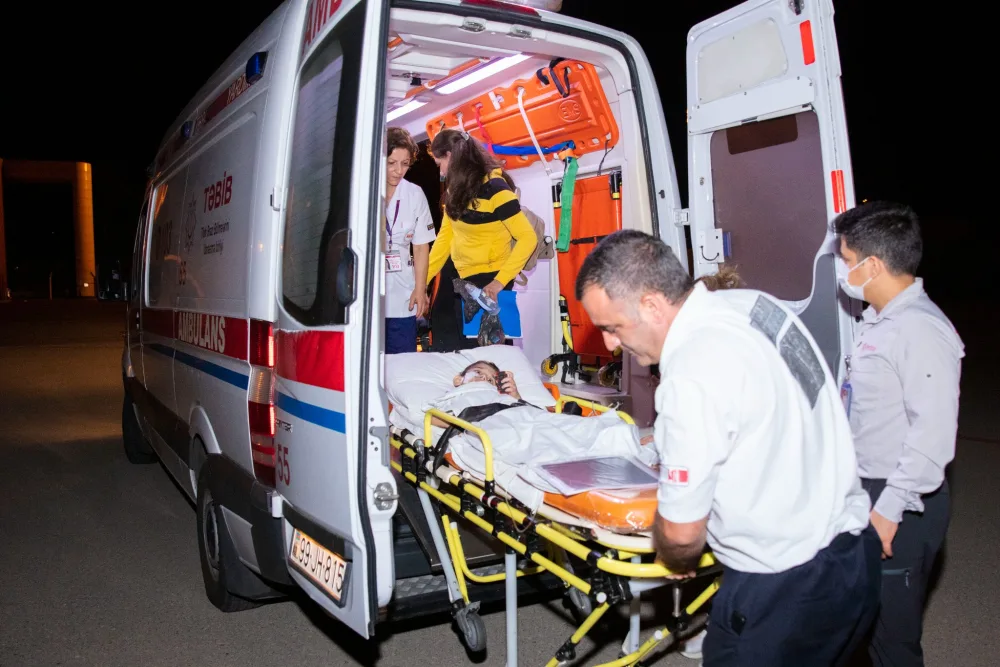 3 yaşlı şəhid övladı xüsusi təyyarə ilə Türkiyəyə müalicəyə göndərildi - -FOTO